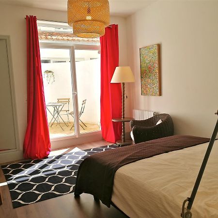La Loge Du Theatre - Saintes Apartment Bagian luar foto