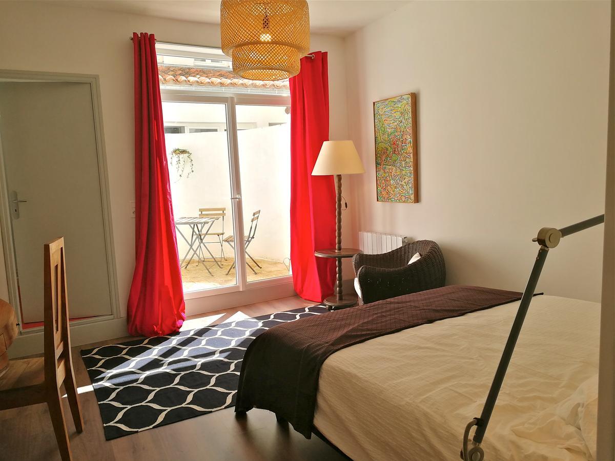 La Loge Du Theatre - Saintes Apartment Bagian luar foto