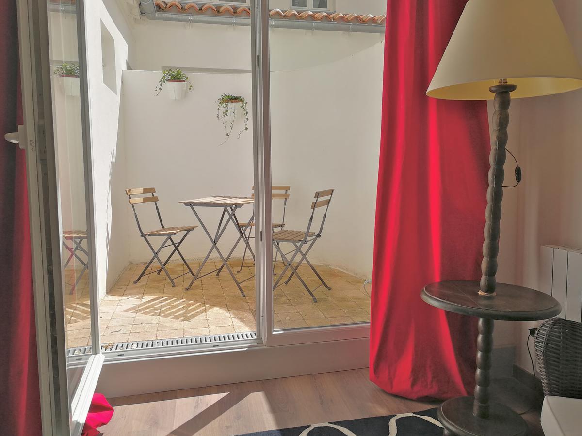 La Loge Du Theatre - Saintes Apartment Bagian luar foto