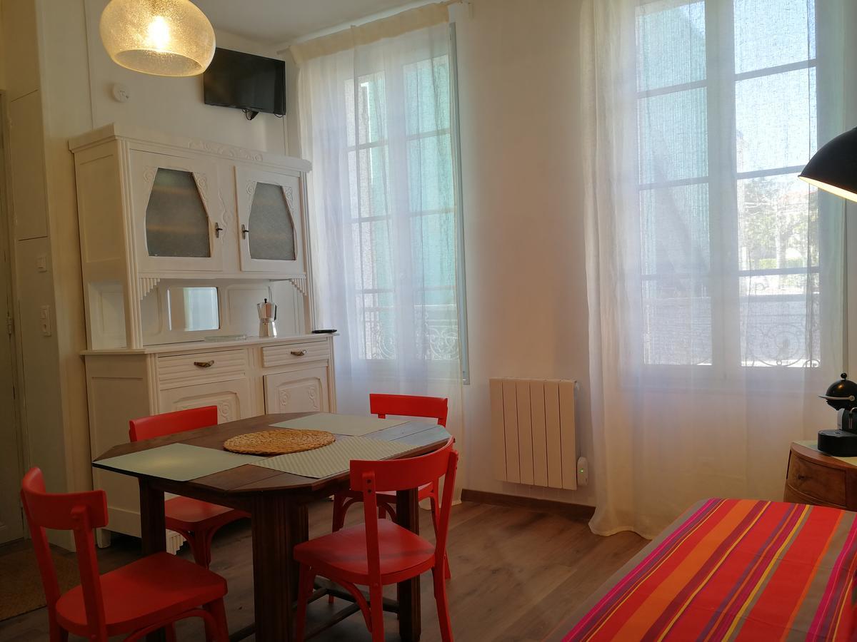 La Loge Du Theatre - Saintes Apartment Bagian luar foto