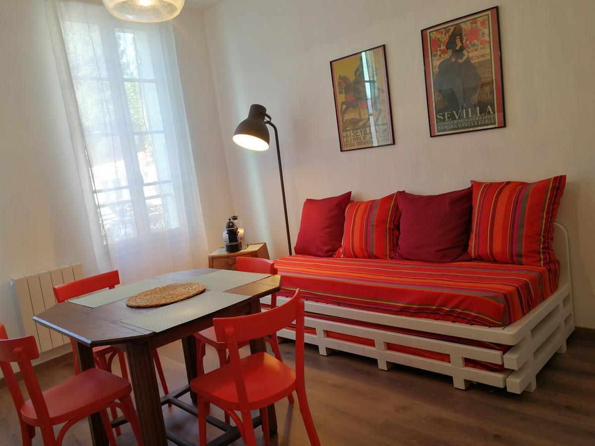 La Loge Du Theatre - Saintes Apartment Bagian luar foto